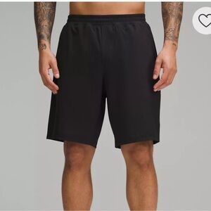 Lululemon Men’s Pace Breaker Shorts 9” size Large